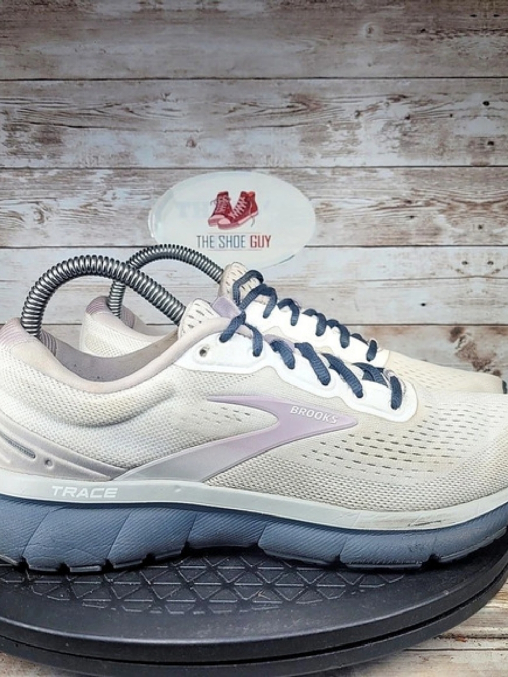 Women Brooks Trace 1 Women's Size 7.5 Grey White Athletic Running Shoes